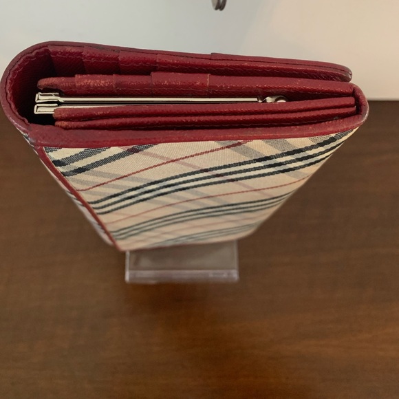 Burberry Kisslock Silver hardware Long Wallet w/ COA - Picture 3 of 8